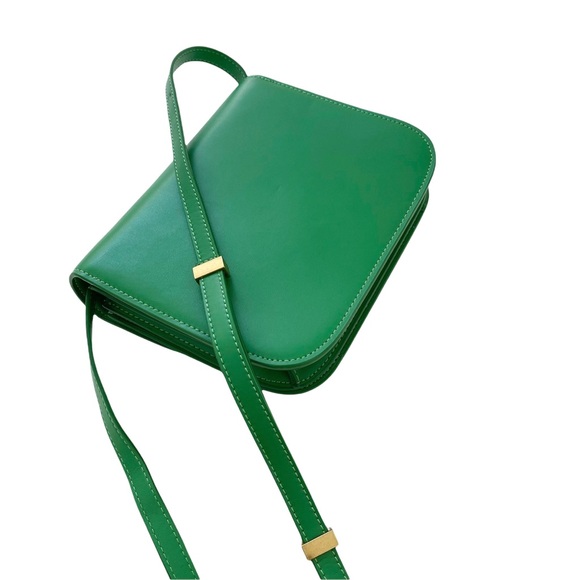 Green classic box bag with gold hardware - Picture 5 of 6